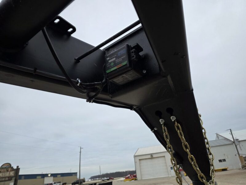 SS EXPRESS Gooseneck Manure Boat Trailer For Wolverine and Crawler Agitation Boats