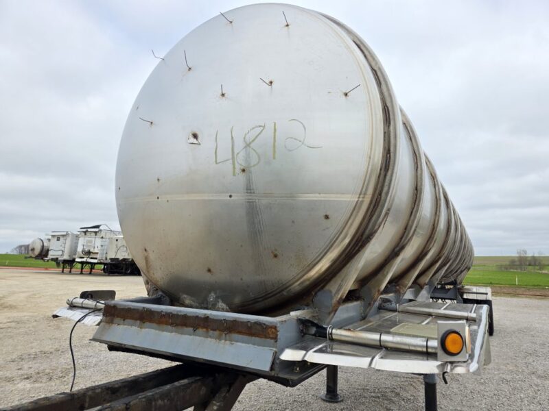 U-4812 1994 Krohnert 6000 Gallon Stainless Steel Semi Tanker