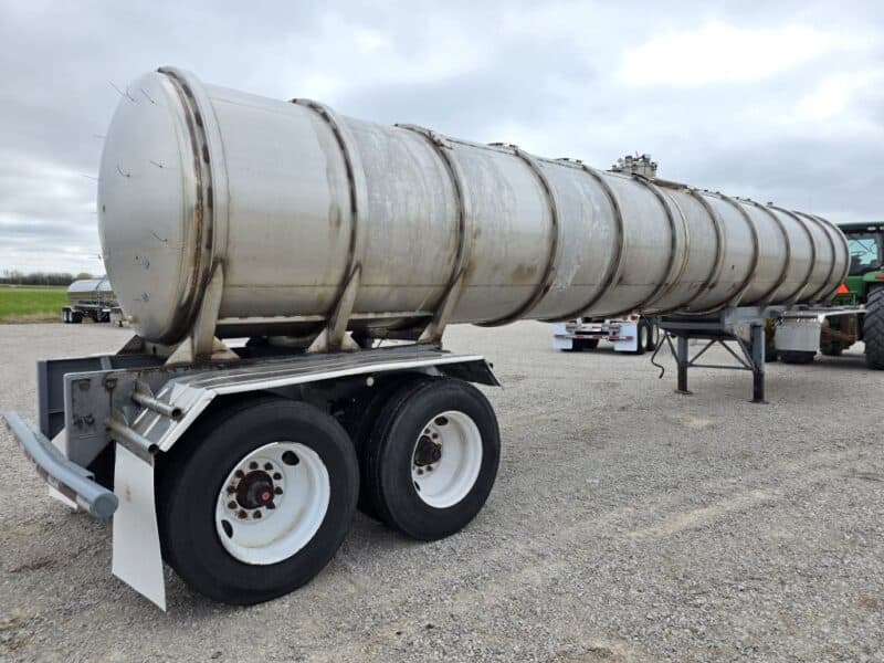U-4812 1994 Krohnert 6000 Gallon Stainless Steel Semi Tanker