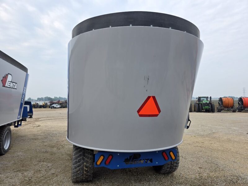 5240 Penta Mixer w. Hurricane Auger
