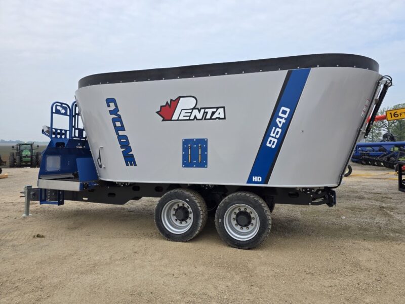 9540 Penta Trailer Mixer w. Cyclone Augers
