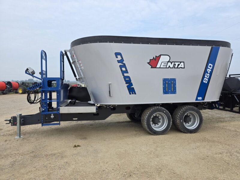 9540 Penta Trailer Mixer w. Cyclone Augers