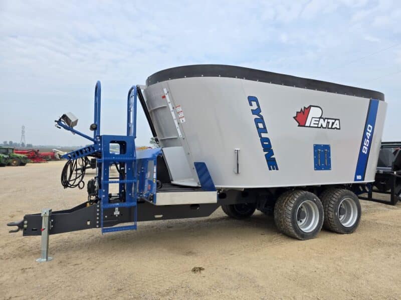 9540 Penta Trailer Mixer w. Cyclone Augers