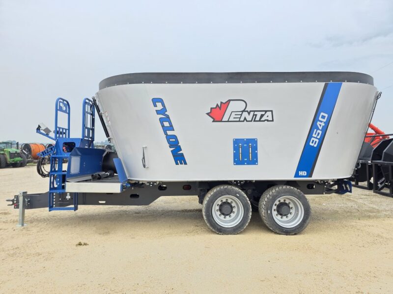 9540 Penta Trailer Mixer w. Cyclone Augers