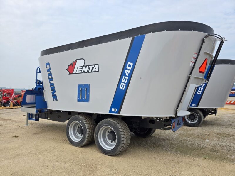 9540 Penta Trailer Mixer w. Cyclone Augers