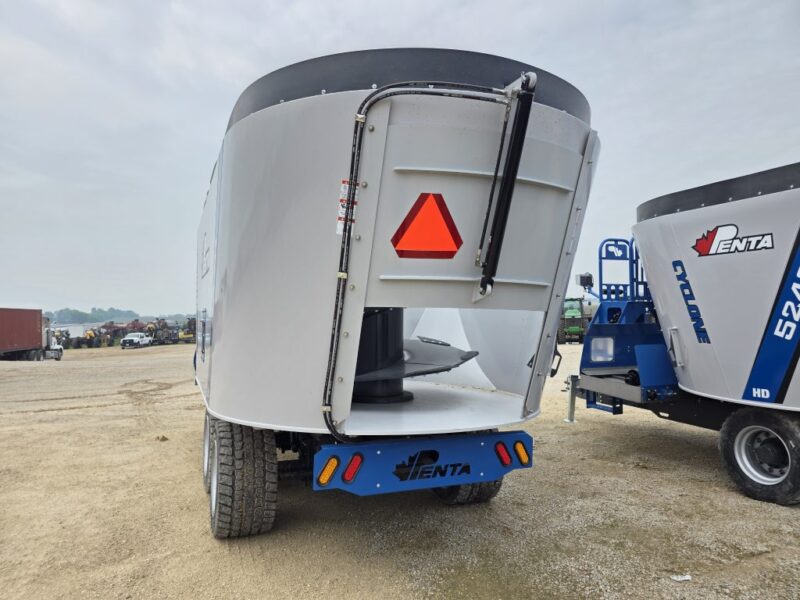 9540 Penta Trailer Mixer w. Cyclone Augers