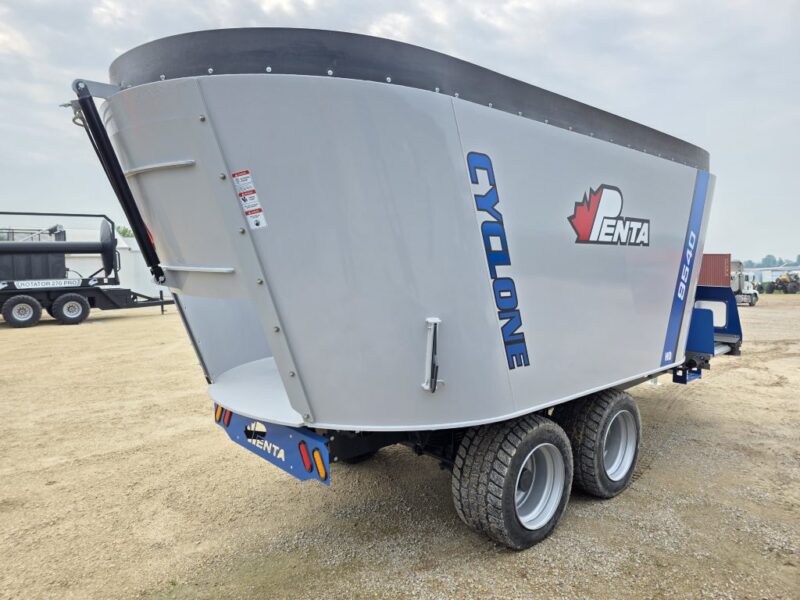 9540 Penta Trailer Mixer w. Cyclone Augers