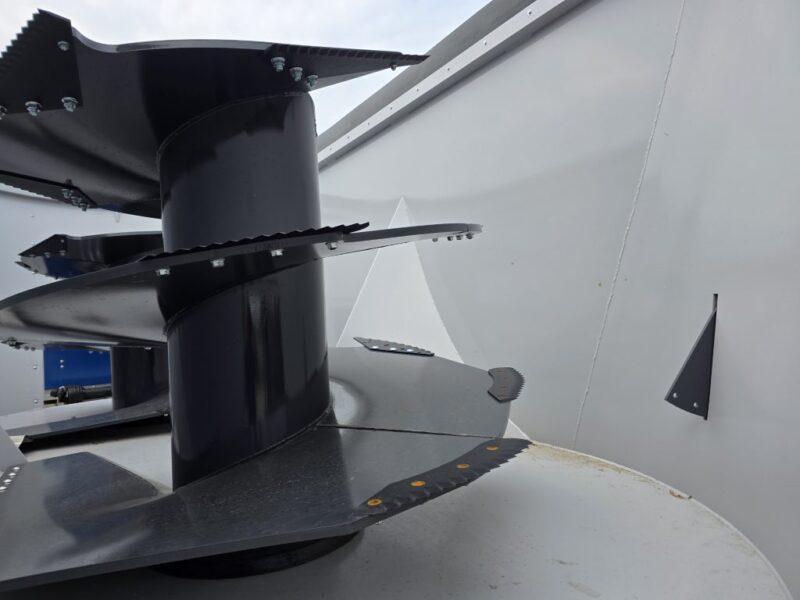 9540 Penta Trailer Mixer w. Cyclone Augers