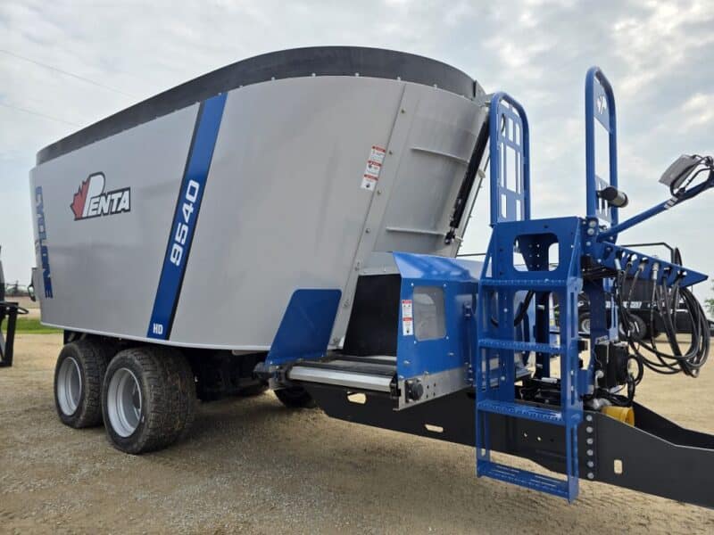 9540 Penta Trailer Mixer w. Cyclone Augers