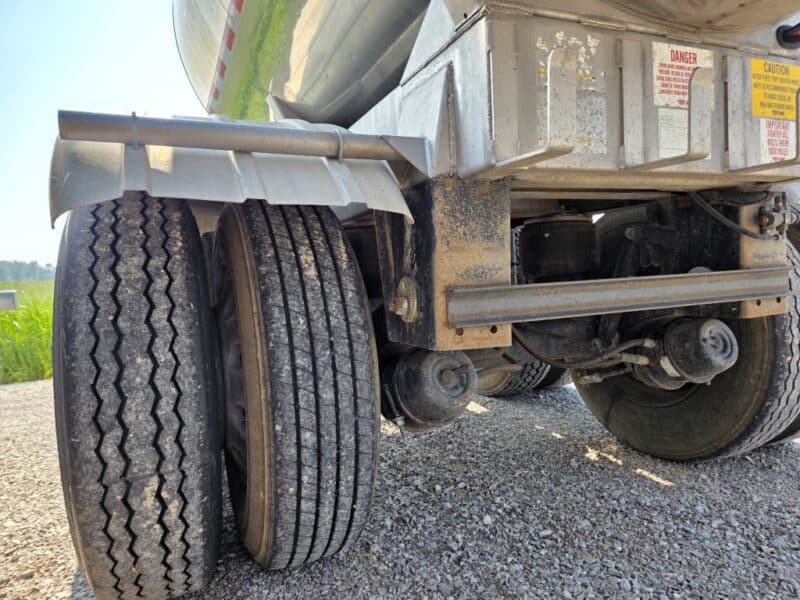 U-4819 2006 West Mark 6400 Gallon Stainless Steel Semi Tanker