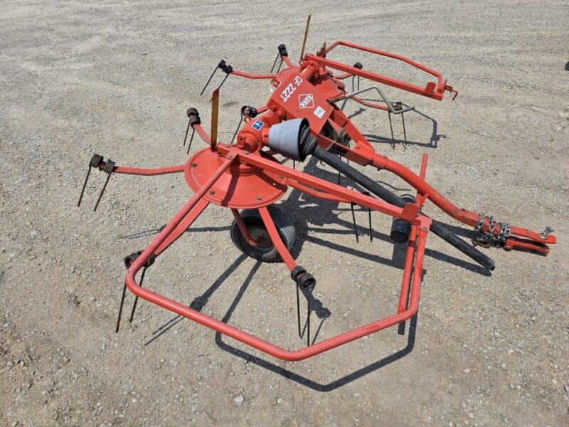 Kuhn GF222T Tedder. 8.5Ft Width. 540 RPM