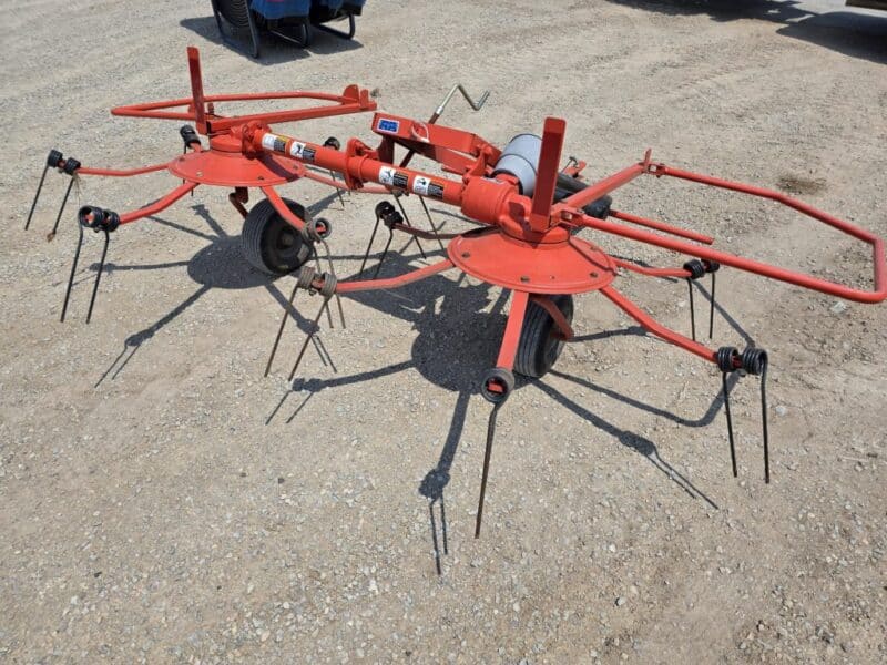 Kuhn GF222T Tedder. 8.5Ft Width. 540 RPM