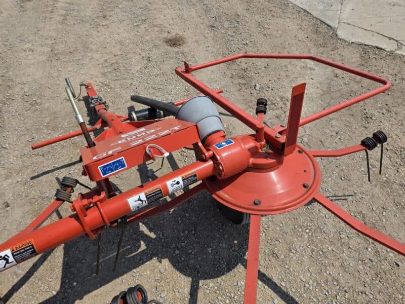 Kuhn GF222T Tedder. 8.5Ft Width. 540 RPM