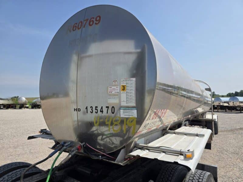 U-4819 2006 West Mark 6400 Gallon Stainless Steel Semi Tanker