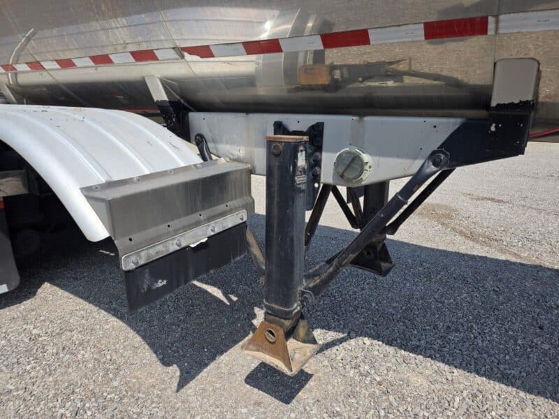 U-4819 2006 West Mark 6400 Gallon Stainless Steel Semi Tanker