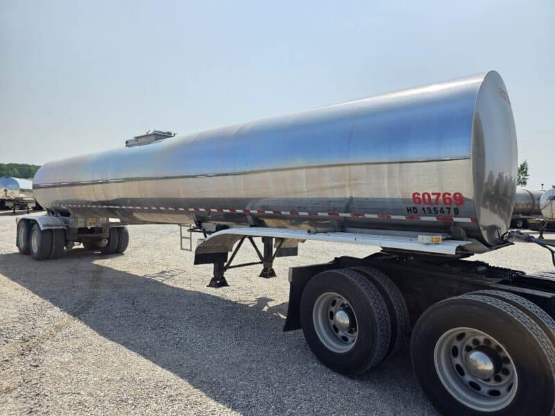 U-4819 2006 West Mark 6400 Gallon Stainless Steel Semi Tanker
