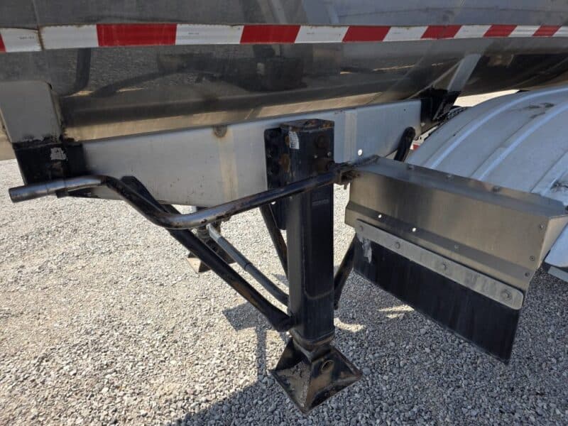 U-4819 2006 West Mark 6400 Gallon Stainless Steel Semi Tanker