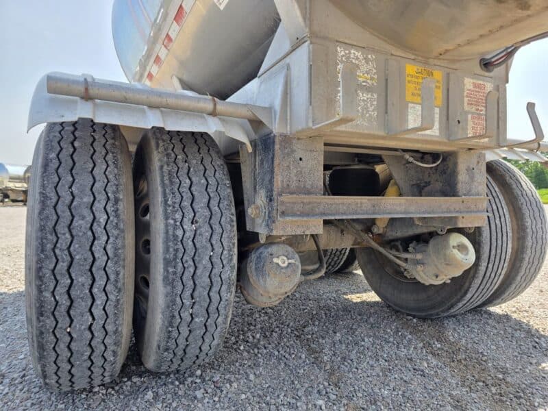 U-4819 2006 West Mark 6400 Gallon Stainless Steel Semi Tanker