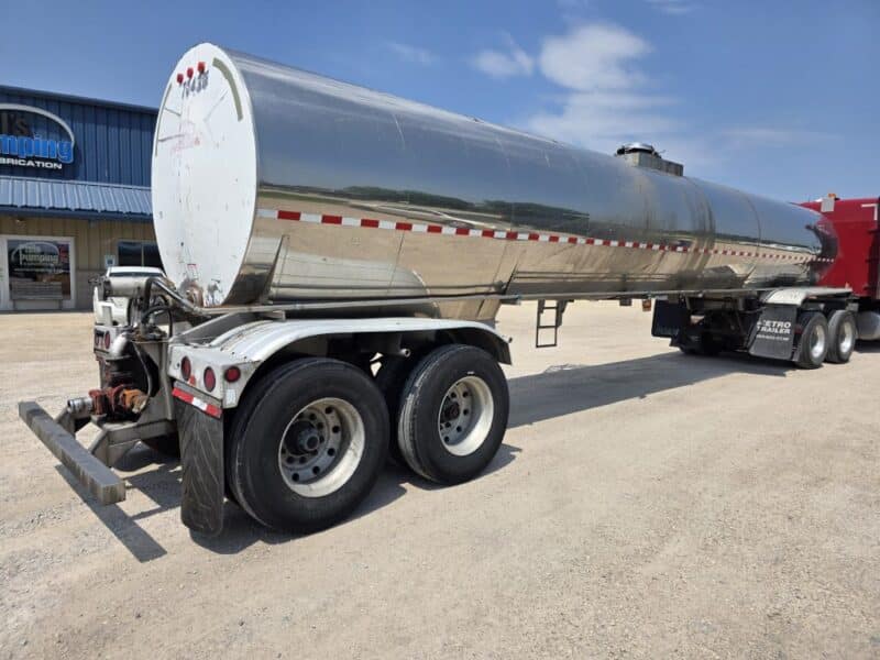 U-4826 1997 Beall 6700 Gallon Stainless Steel Semi Tanker