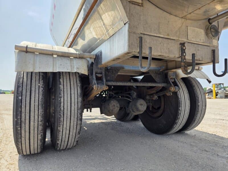 U-4826 1997 Beall 6700 Gallon Stainless Steel Semi Tanker
