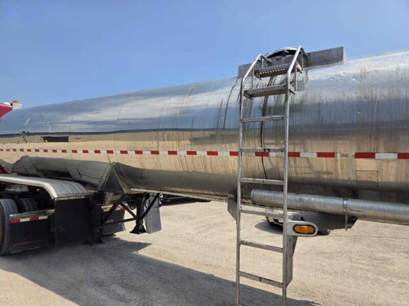 U-4826 1997 Beall 6700 Gallon Stainless Steel Semi Tanker