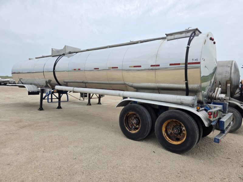 U-4823 1998 Nova 7000 Gallon Stainless Steel Semi Tanker