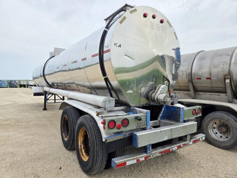 U-4823 1998 Nova 7000 Gallon Stainless Steel Semi Tanker