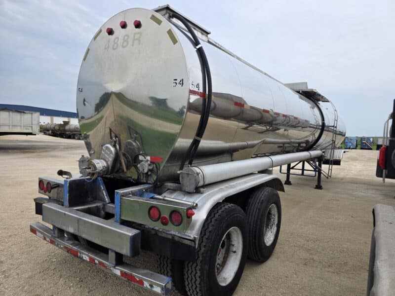 U-4823 1998 Nova 7000 Gallon Stainless Steel Semi Tanker