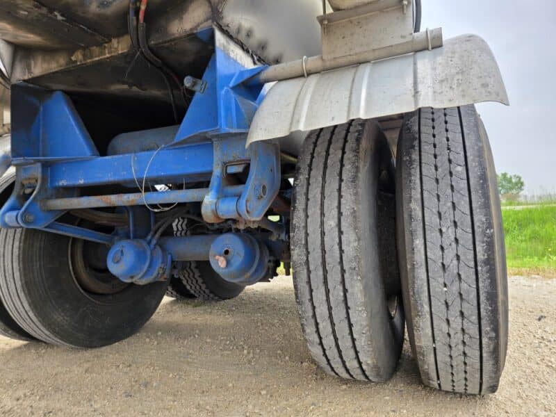 U-4823 1998 Nova 7000 Gallon Stainless Steel Semi Tanker