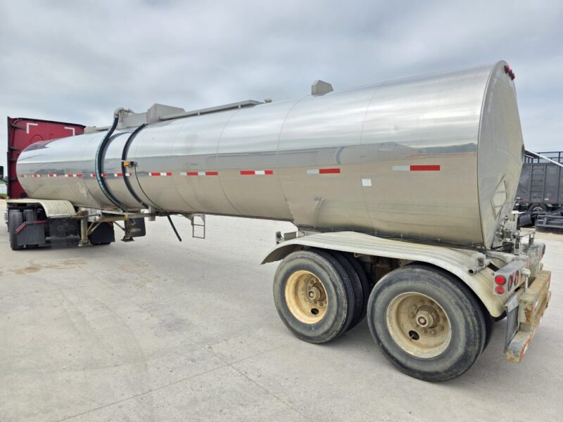 U-4824 1998 Polar 7000 Gallon Stainless Steel Semi Tanker