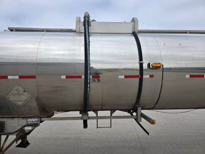 U-4824 1998 Polar 7000 Gallon Stainless Steel Semi Tanker