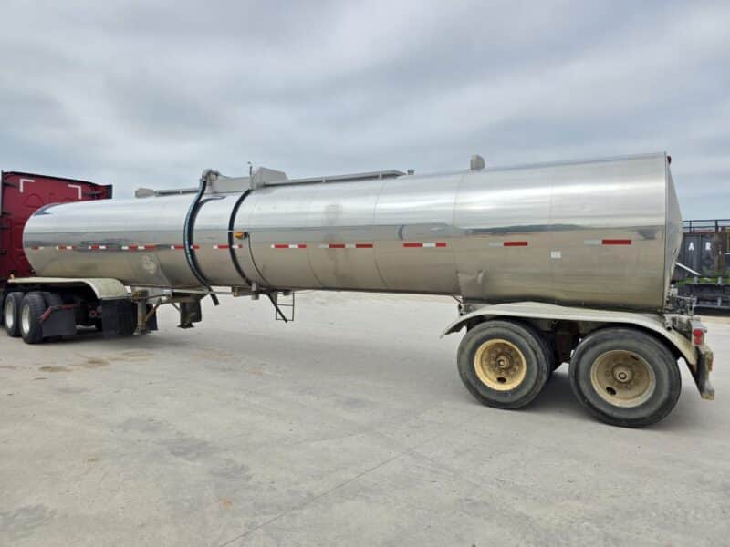 U-4824 1998 Polar 7000 Gallon Stainless Steel Semi Tanker