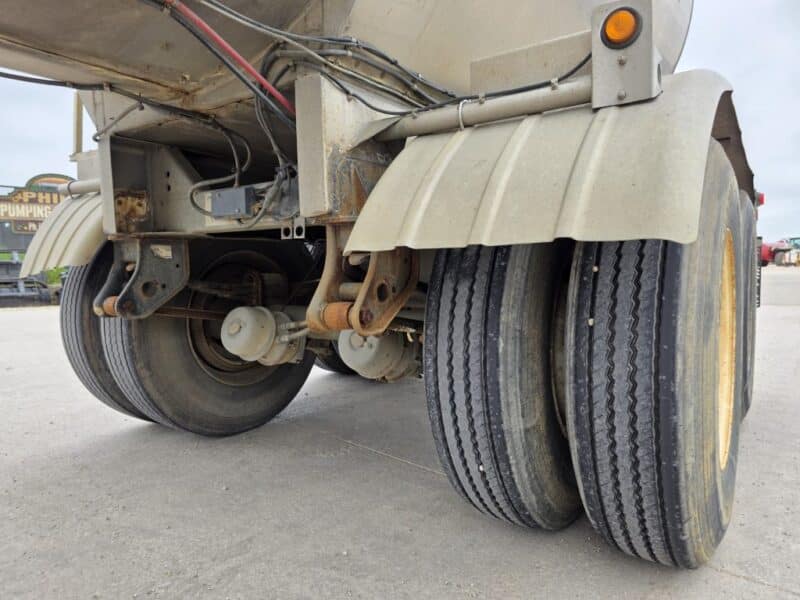 U-4824 1998 Polar 7000 Gallon Stainless Steel Semi Tanker
