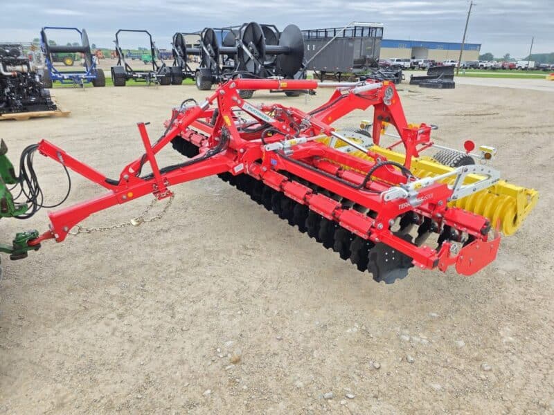 New 6001T 20′ Pull Type Pottinger Terra Disc with Pack Ring roller