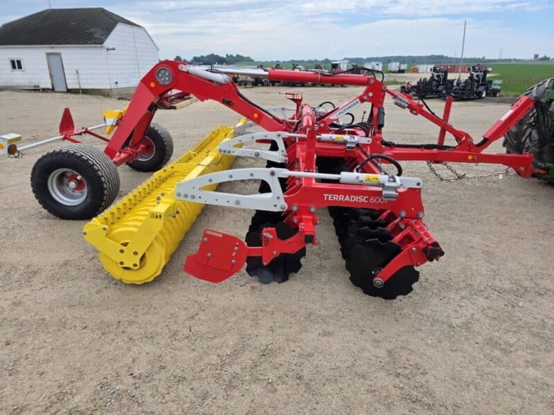 New 6001T 20′ Pull Type Pottinger Terra Disc with Pack Ring roller