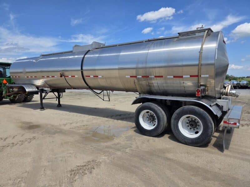 U-4825 1998 Polar 7000 Gallon Stainless Steel Semi Tanker