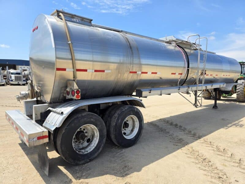 U-4825 1998 Polar 7000 Gallon Stainless Steel Semi Tanker