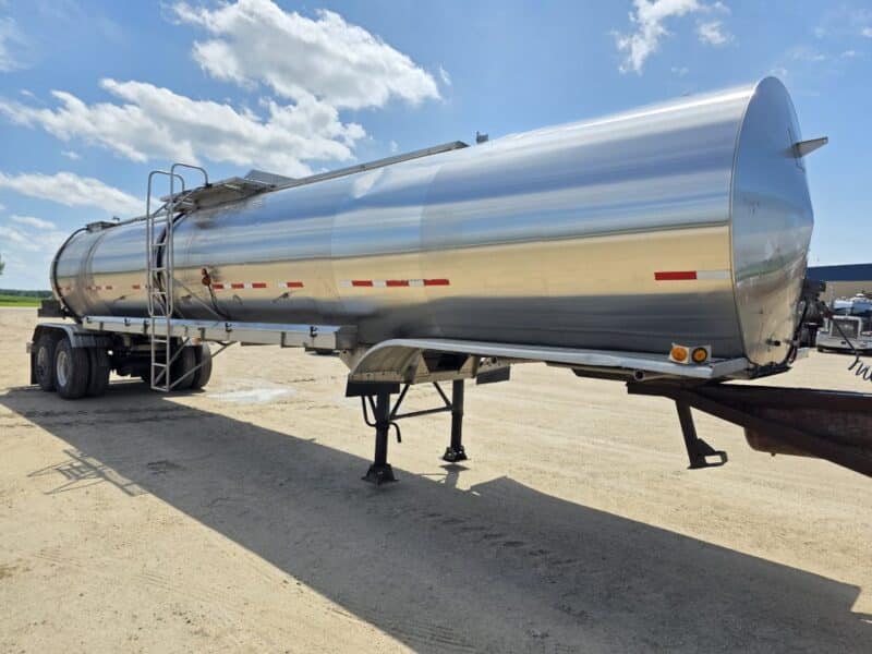 U-4825 1998 Polar 7000 Gallon Stainless Steel Semi Tanker