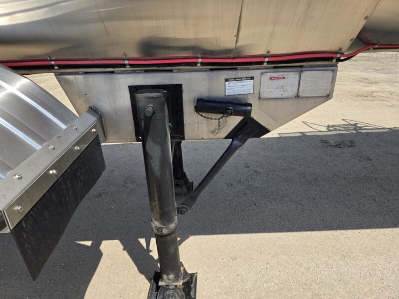 U-4825 1998 Polar 7000 Gallon Stainless Steel Semi Tanker