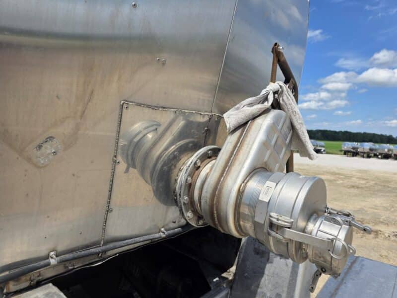 U-4825 1998 Polar 7000 Gallon Stainless Steel Semi Tanker