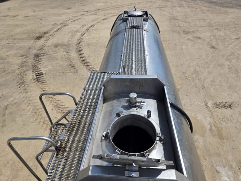 U-4825 1998 Polar 7000 Gallon Stainless Steel Semi Tanker
