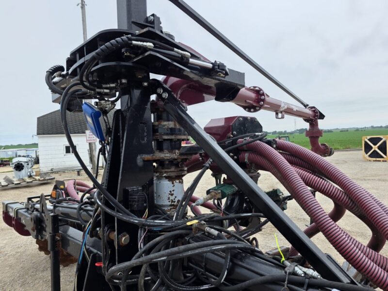 28′ ZML Toolbar w. 14 Red Viper Gen 3 Row Units w. 6″ Stinger