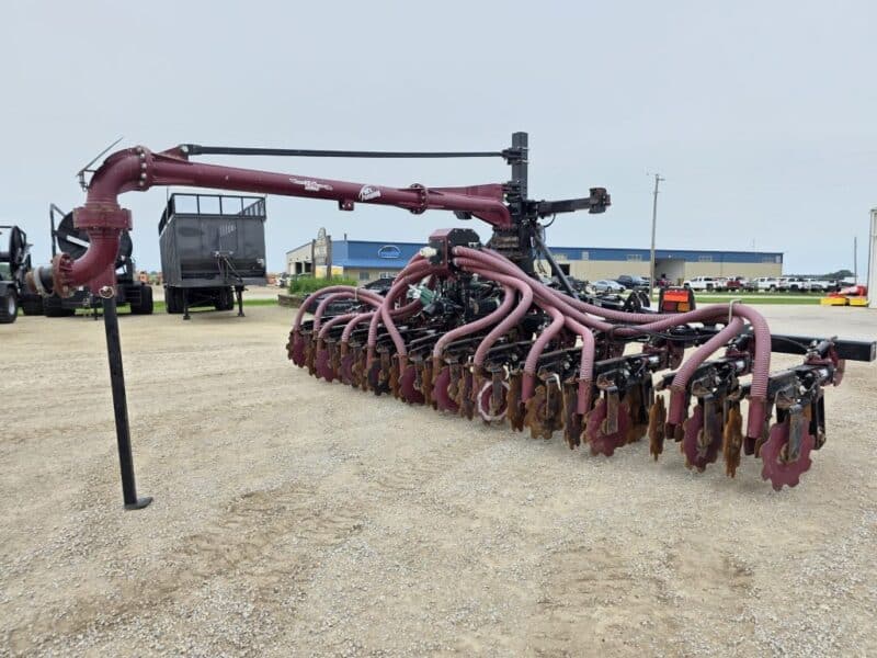28′ ZML Toolbar w. 14 Red Viper Gen 3 Row Units w. 6″ Stinger