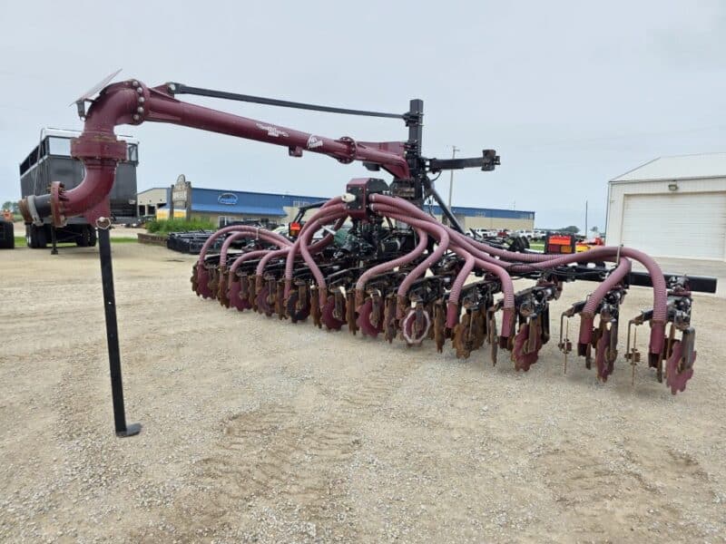 28′ ZML Toolbar w. 14 Red Viper Gen 3 Row Units w. 6″ Stinger