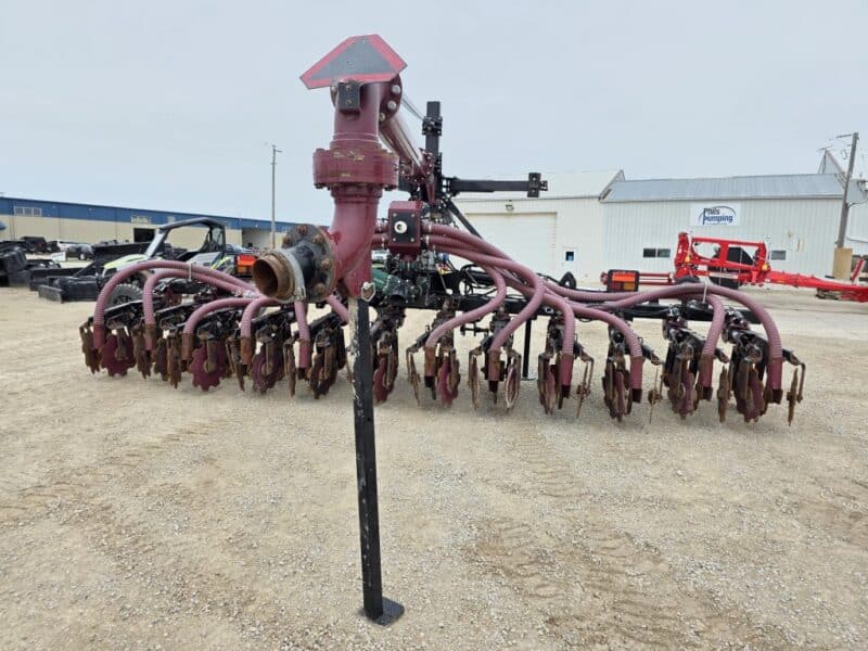 28′ ZML Toolbar w. 14 Red Viper Gen 3 Row Units w. 6″ Stinger