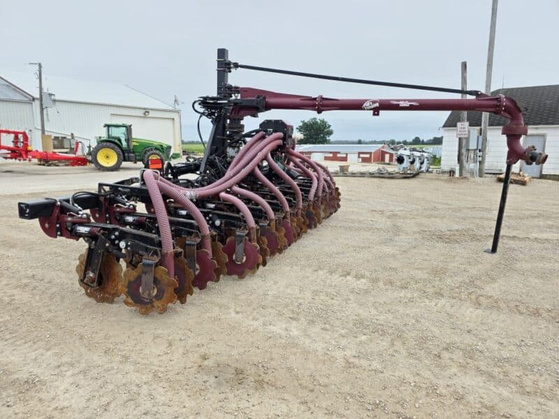 28′ ZML Toolbar w. 14 Red Viper Gen 3 Row Units w. 6″ Stinger