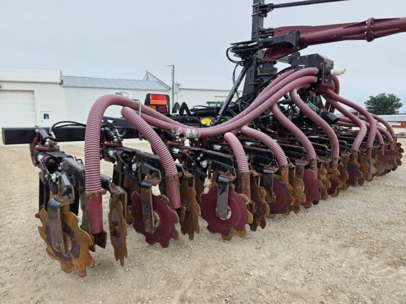 28′ ZML Toolbar w. 14 Red Viper Gen 3 Row Units w. 6″ Stinger