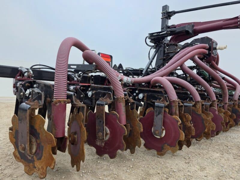 28′ ZML Toolbar w. 14 Red Viper Gen 3 Row Units w. 6″ Stinger