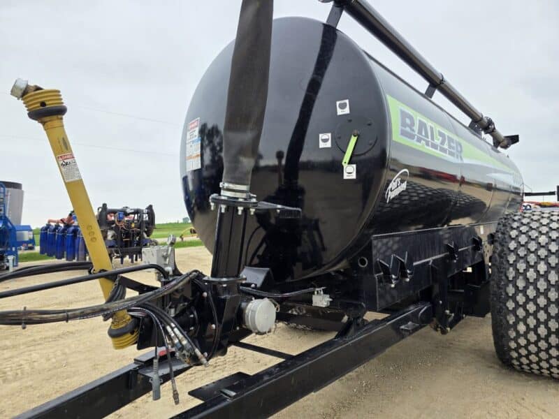 Lightly Used Balzer 6000 Gallon Tandem Round Tanker w. Rear Steerable Axle