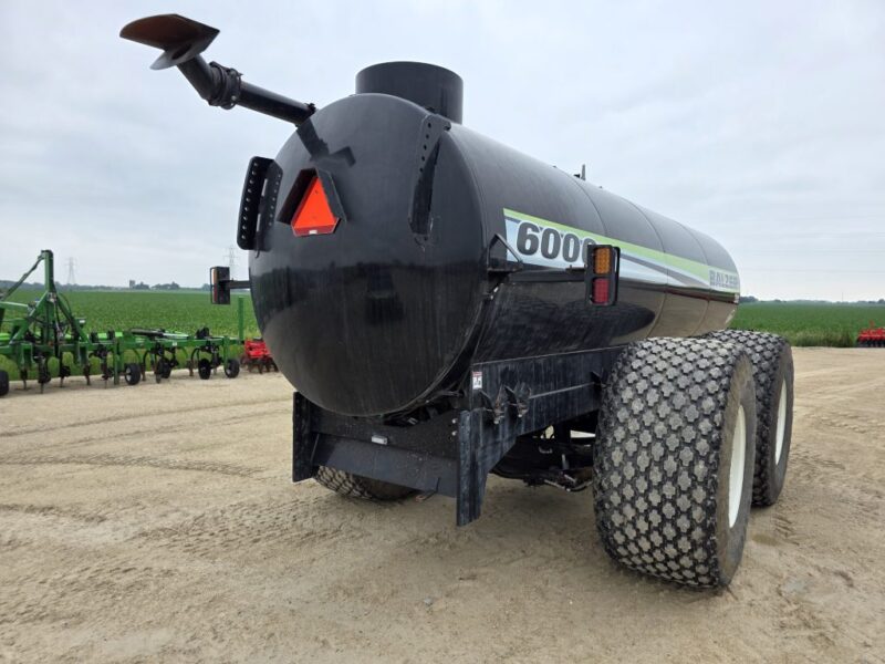 Lightly Used Balzer 6000 Gallon Tandem Round Tanker w. Rear Steerable Axle